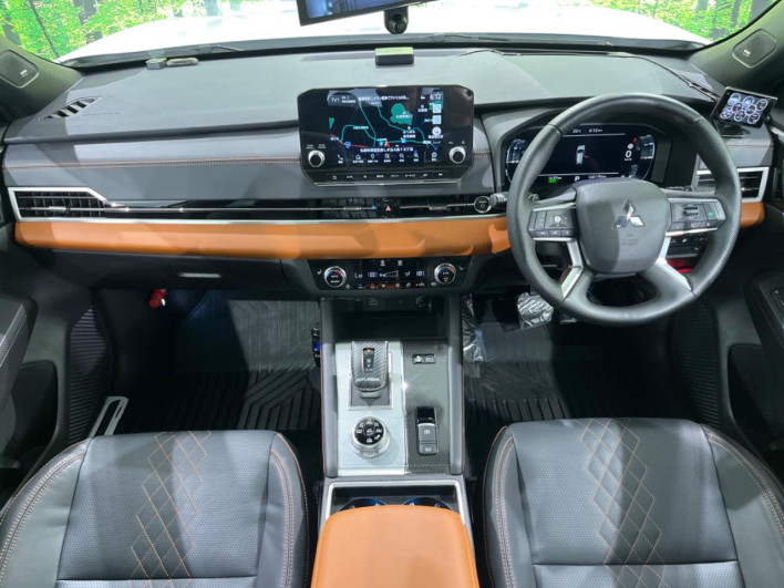 2022 Mitsubishi OUTLANDER PHEV 5LA-GN0W (UW-6a37555687119)[16]