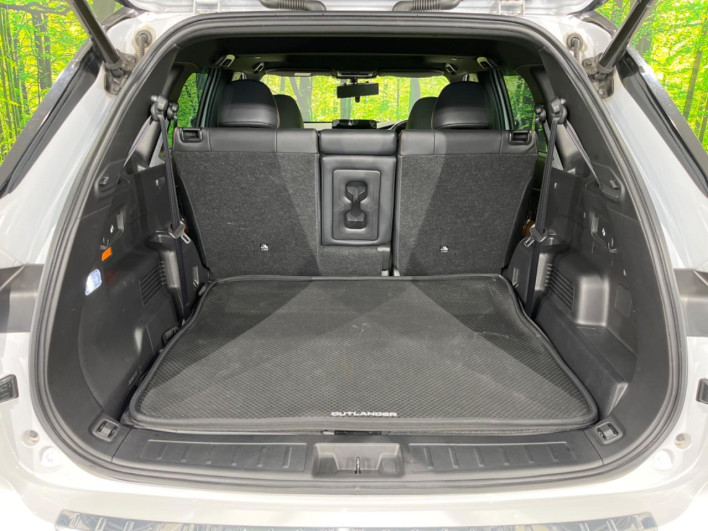 2022 Mitsubishi OUTLANDER PHEV 5LA-GN0W (UW-6a37555687119)[21]