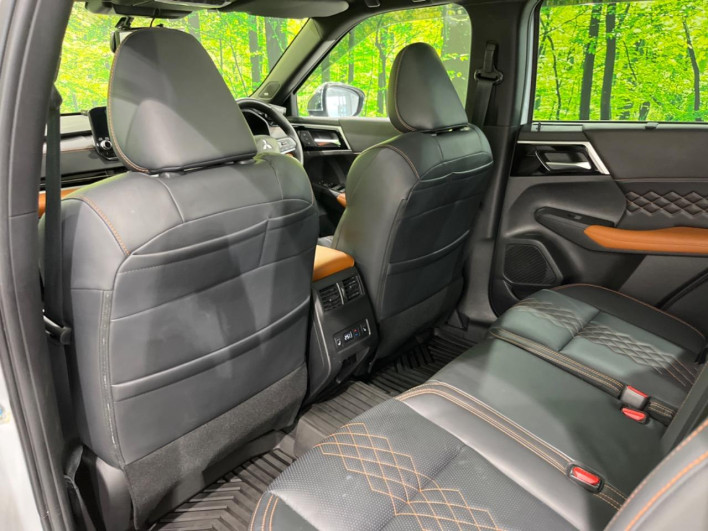 2022 Mitsubishi OUTLANDER PHEV 5LA-GN0W (UW-6a37555687119)[19]