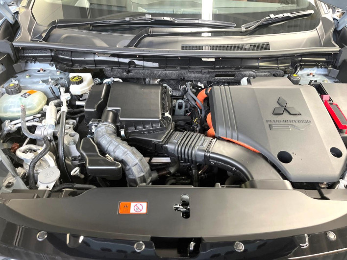 2024 Mitsubishi OUTLANDER PHEV 5LA-GN0W (UW-6a3755583c342)[6]