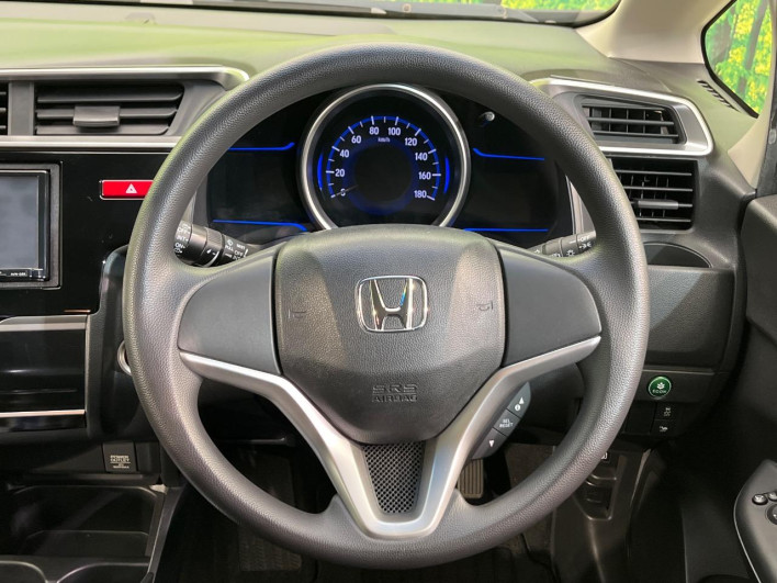 2013 Honda Fit Hybrid DAA-GP5 (UW-6a375559451e6)[28]