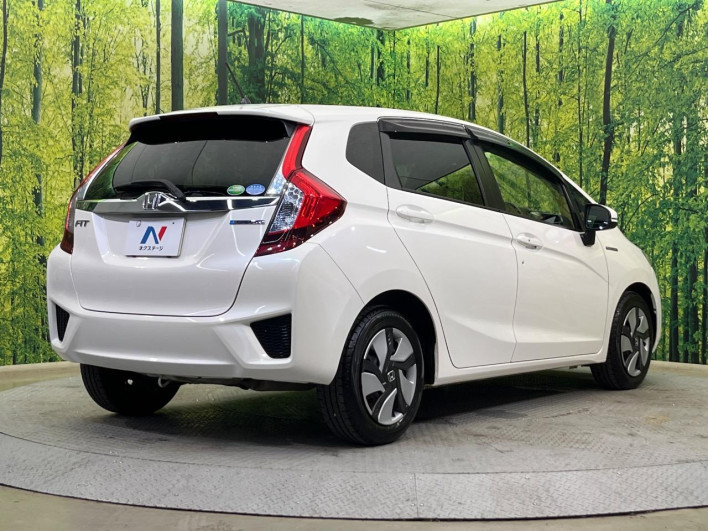 2013 Honda Fit Hybrid DAA-GP5 (UW-6a375559451e6)[12]