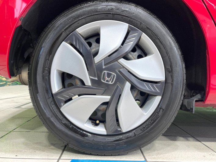 2015 Honda Fit Hybrid DAA-GP5 (UW-6a375559c3294)[25]