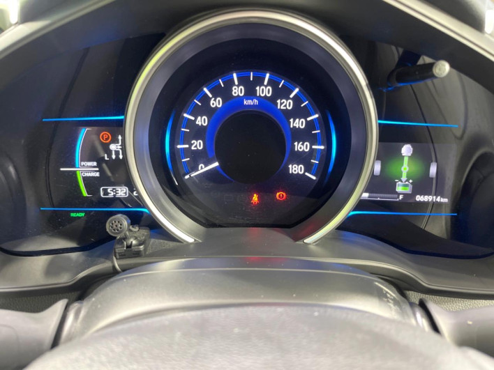 2015 Honda Fit Hybrid DAA-GP5 (UW-6a375559c3294)[9]