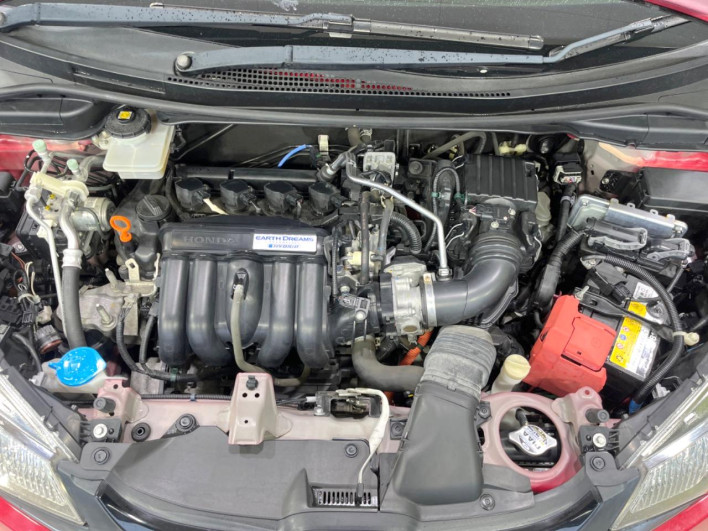 2015 Honda Fit Hybrid DAA-GP5 (UW-6a375559c3294)[4]