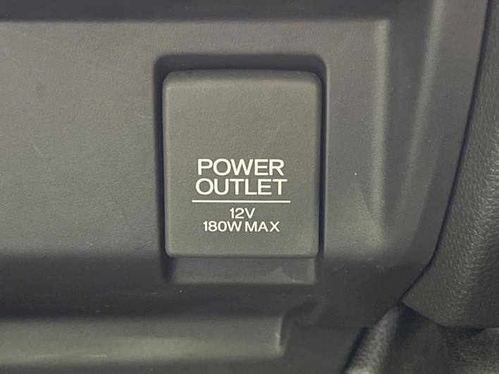 2015 Honda Fit Hybrid DAA-GP5 (UW-6a375559c3294)[18]
