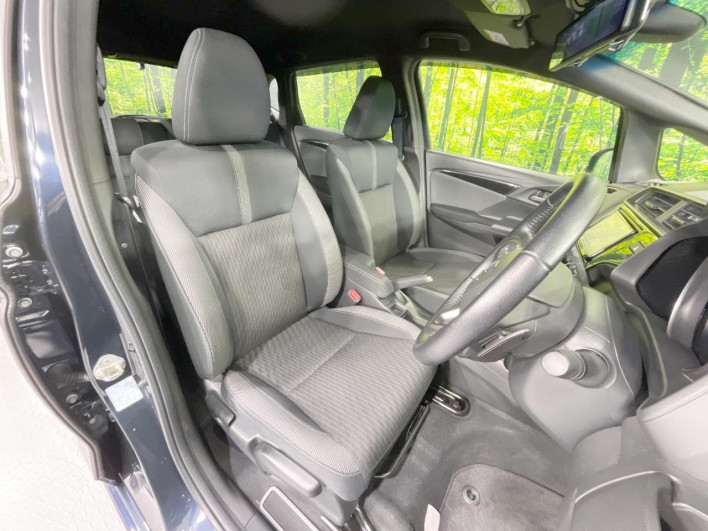 2017 Honda Fit Hybrid DAA-GP6 (UW-6a37555a4663c)[15]