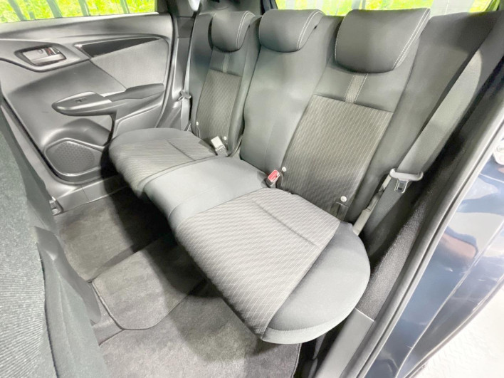 2017 Honda Fit Hybrid DAA-GP6 (UW-6a37555a4663c)[18]