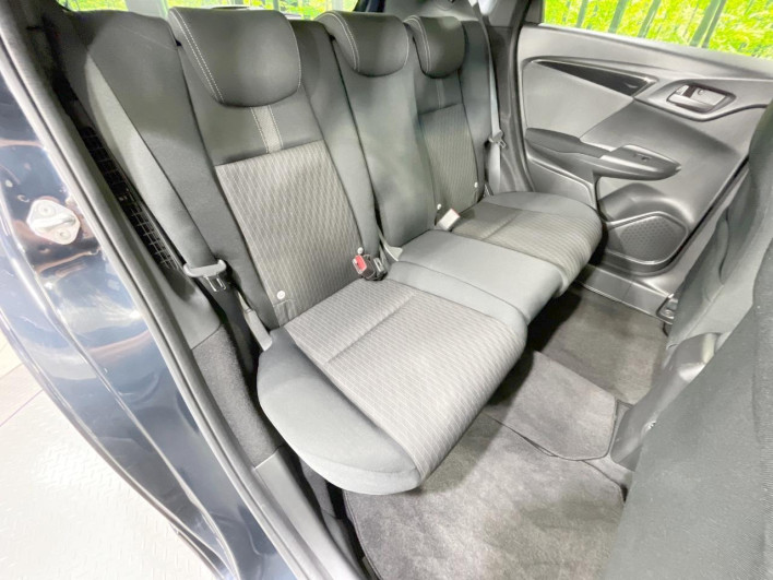 2017 Honda Fit Hybrid DAA-GP6 (UW-6a37555a4663c)[16]