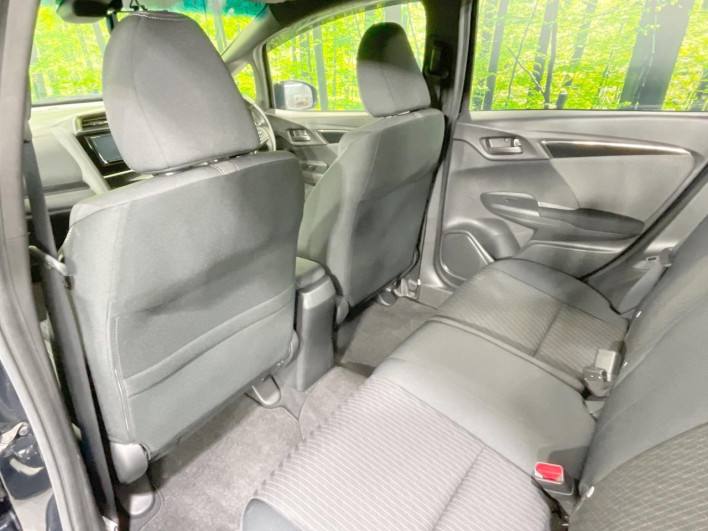 2017 Honda Fit Hybrid DAA-GP6 (UW-6a37555a4663c)[14]