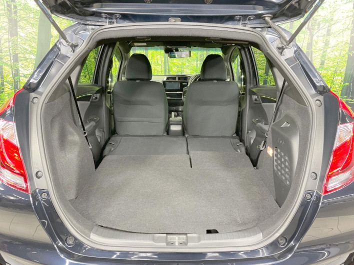 2017 Honda Fit Hybrid DAA-GP6 (UW-6a37555a4663c)[5]