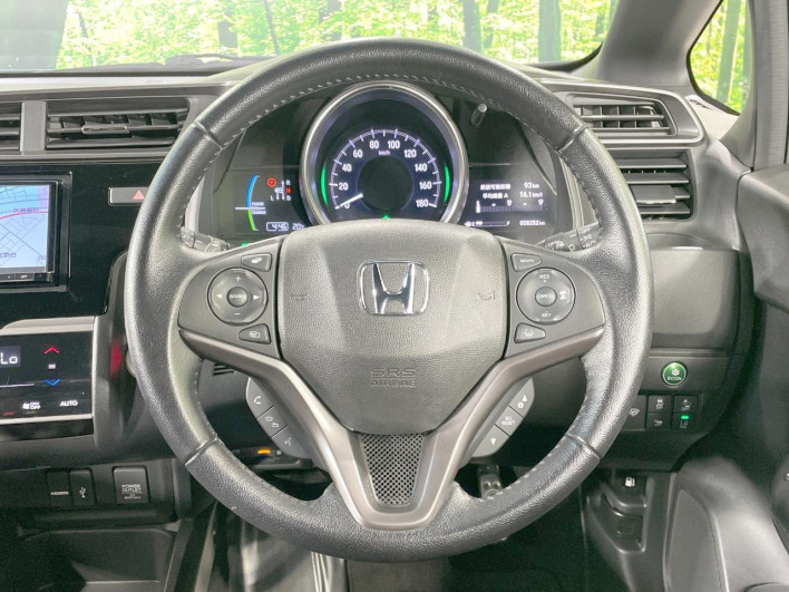2017 Honda Fit Hybrid DAA-GP6 (UW-6a37555a4663c)[22]