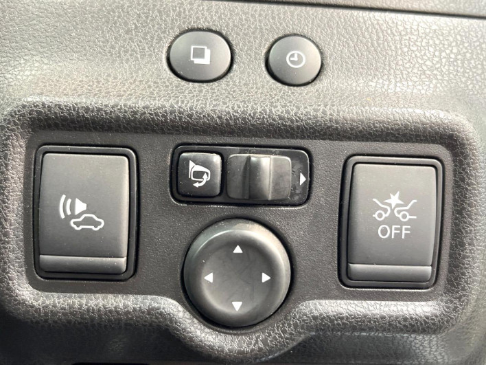 2017 Nissan Note DAA-HE12 (UW-6a37556c71284)[28]