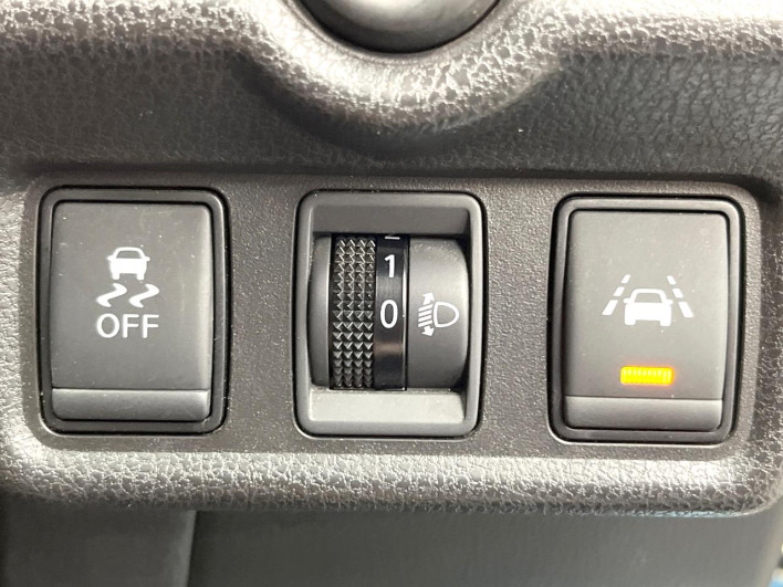 2017 Nissan Note DAA-HE12 (UW-6a37556c71284)[27]