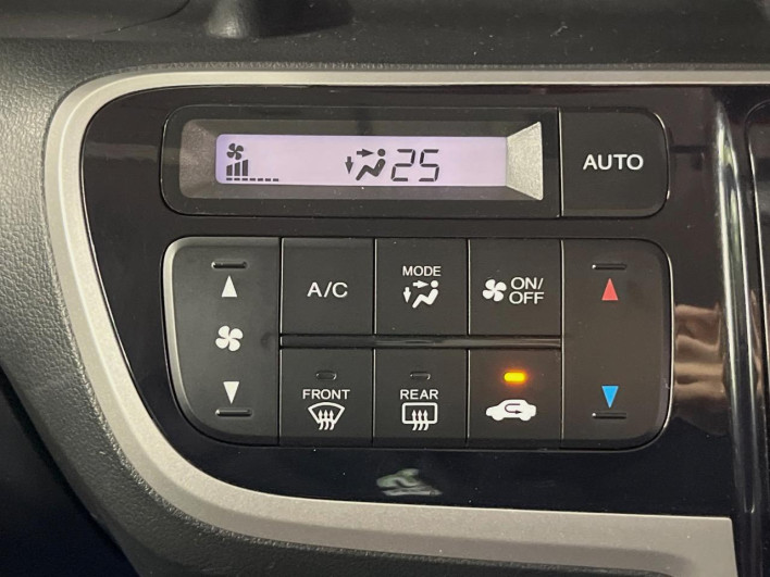 2013 Honda N-BOX CUSTOM DBA-JF1 (UW-6a37558482aac)[29]