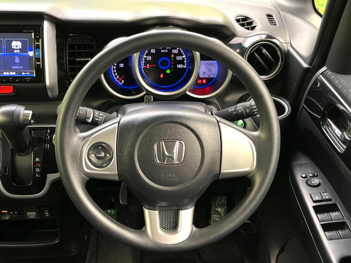 2016 Honda N-BOX CUSTOM DBA-JF1 (UW-6a3755875f33b)[29]