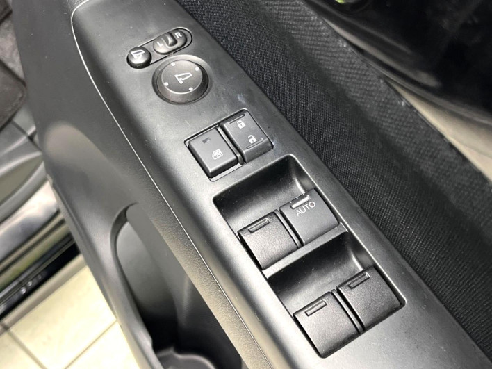 2016 Honda N-BOX CUSTOM DBA-JF1 (UW-6a3755875f33b)[7]