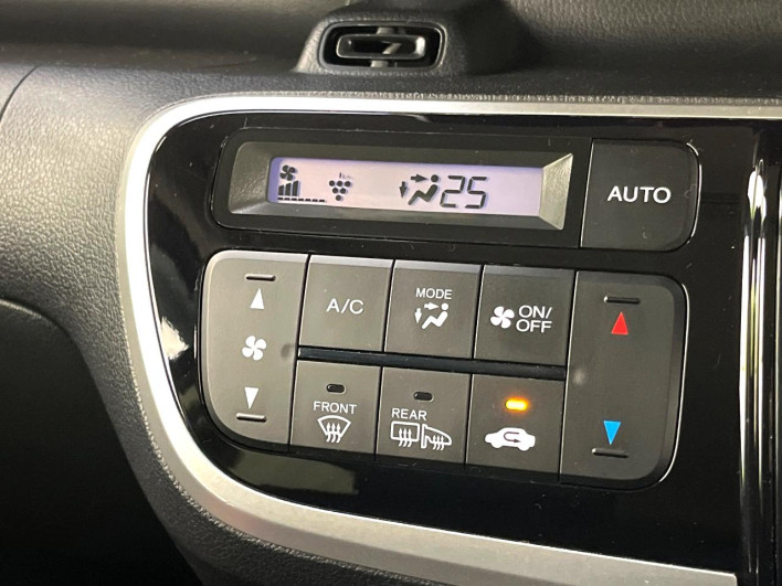 2016 Honda N-BOX CUSTOM DBA-JF1 (UW-6a3755875f33b)[18]
