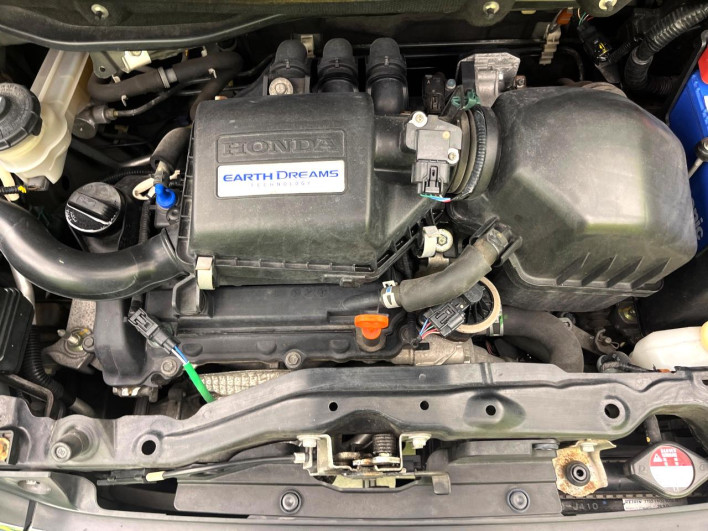 2016 Honda N-BOX CUSTOM DBA-JF1 (UW-6a3755875f33b)[4]