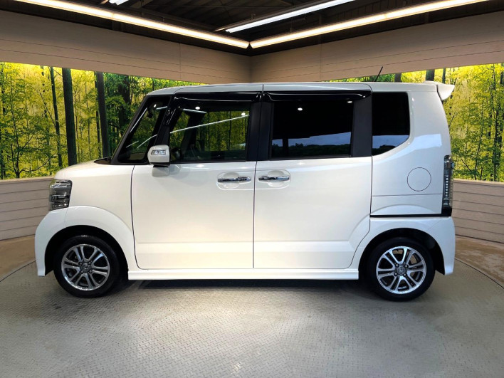 2017 Honda N-BOX CUSTOM DBA-JF1 (UW-6a3755879a2e2)[13]