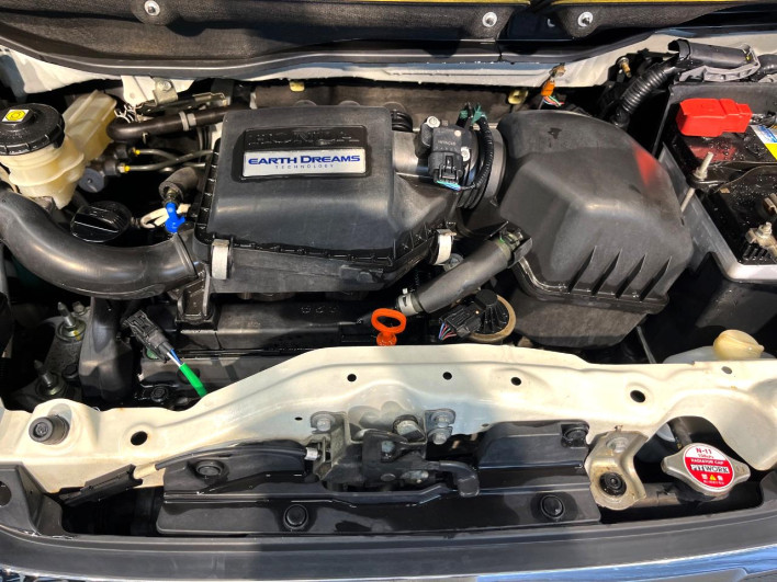 2017 Honda N-BOX CUSTOM DBA-JF1 (UW-6a3755879a2e2)[4]