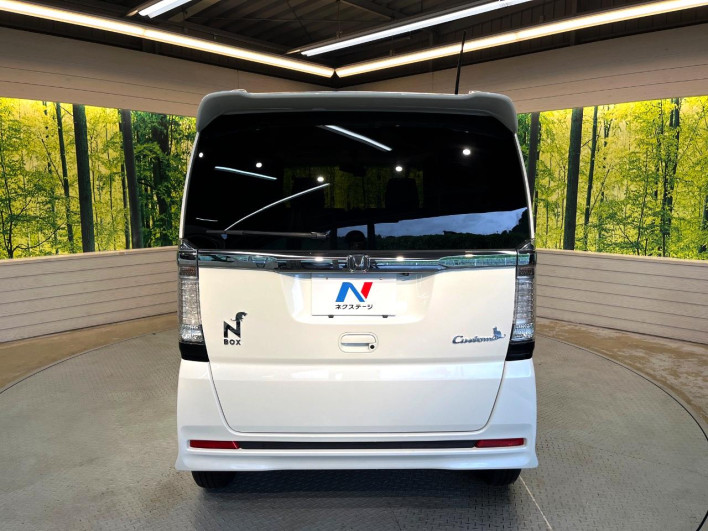 2017 Honda N-BOX CUSTOM DBA-JF1 (UW-6a3755879a2e2)[11]