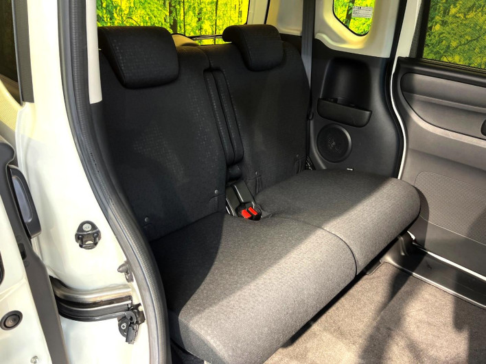 2017 Honda N-BOX CUSTOM DBA-JF1 (UW-6a3755879a2e2)[27]