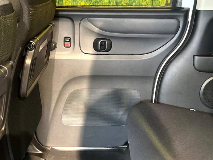 2017 Honda N-BOX CUSTOM DBA-JF1 (UW-6a3755879a2e2)[29]