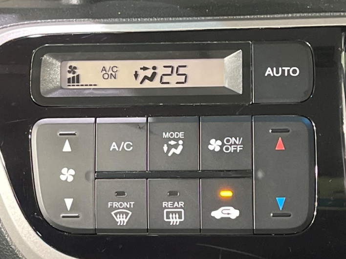 2012 Honda N-BOX CUSTOM DBA-JF1 (UW-6a37558928add)[29]