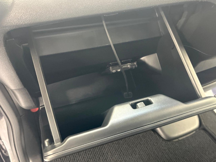 2014 Honda N-BOX CUSTOM DBA-JF1 (UW-6a375589bea5f)[4]