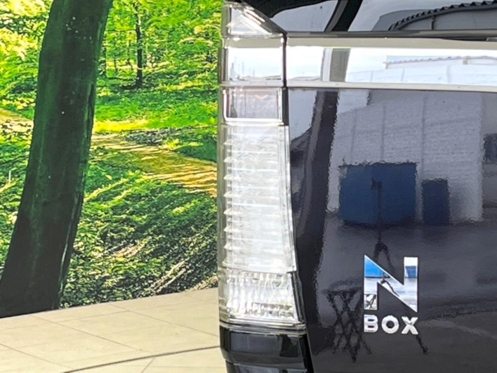 2014 Honda N-BOX CUSTOM DBA-JF1 (UW-6a375589bea5f)[27]