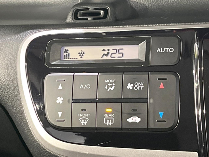 2014 Honda N-BOX CUSTOM DBA-JF1 (UW-6a375589bea5f)[21]