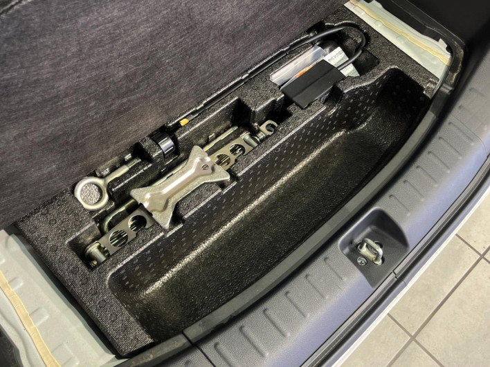 2015 Honda N-BOX DBA-JF2 (UW-6a37558c1df90)[27]