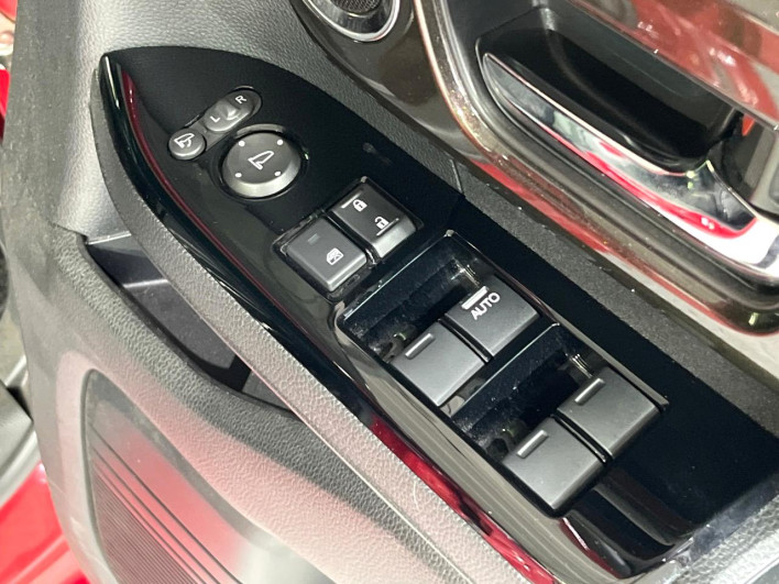 2020 Honda N-BOX CUSTOM 6BA-JF3 (UW-6a375592a8eb8)[29]