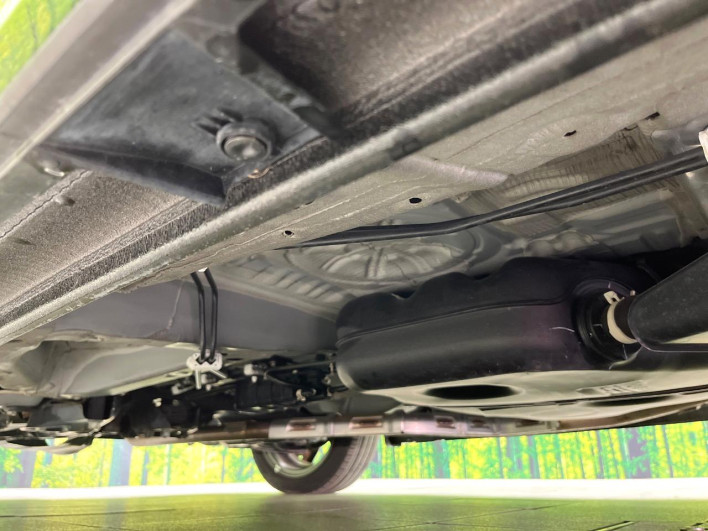 2019 Honda N-BOX CUSTOM DBA-JF3 (UW-6a375594b737e)[13]