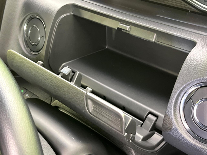 2019 Honda N-BOX CUSTOM DBA-JF3 (UW-6a375594b737e)[27]