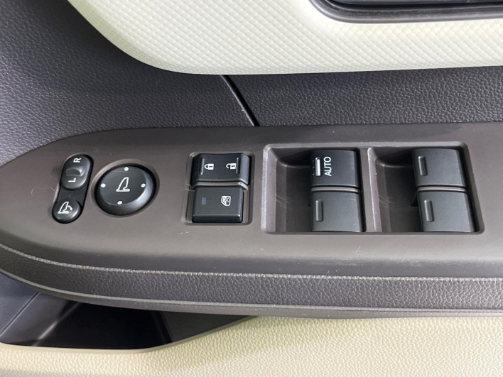 2019 Honda N-BOX DBA-JF3 (UW-6a375594bd18e)[21]