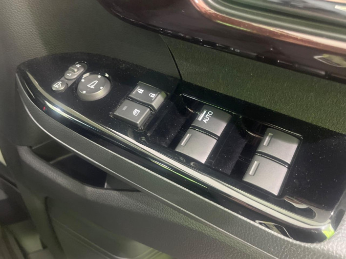 2022 Honda N-BOX CUSTOM 6BA-JF3 (UW-6a375596dffb0)[17]