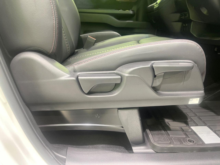 2022 Honda N-BOX CUSTOM 6BA-JF3 (UW-6a375596dffb0)[14]