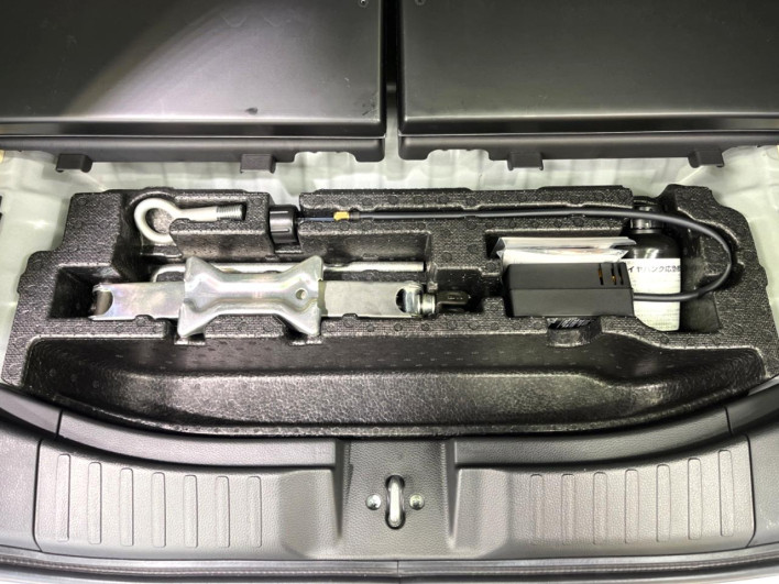 2023 Honda N-BOX CUSTOM 6BA-JF3 (UW-6a3755978cdf0)[16]