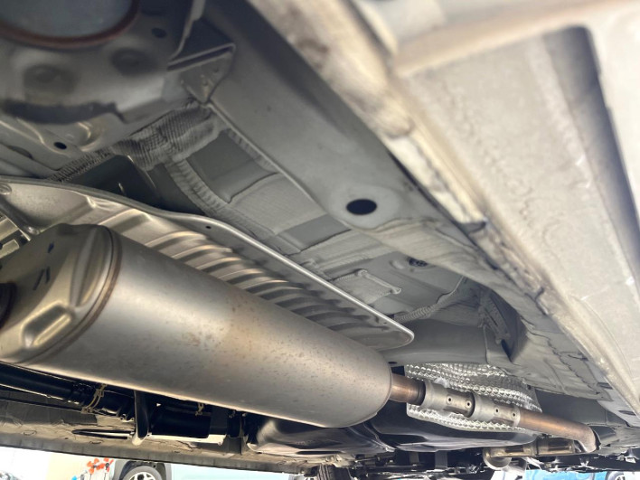 2022 Honda N-BOX CUSTOM 6BA-JF3 (UW-6a37559b09858)[17]