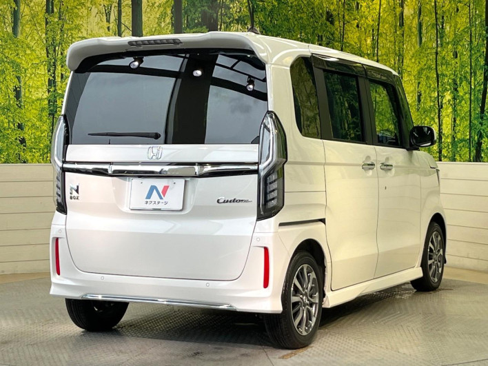 2022 Honda N-BOX CUSTOM 6BA-JF3 (UW-6a37559b09858)[26]