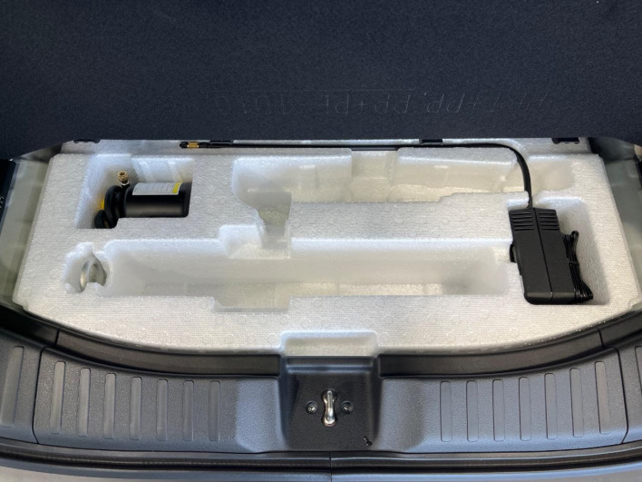 2024 Honda N-BOX CUSTOM 6BA-JF5 (UW-6a3755aa079c0)[24]