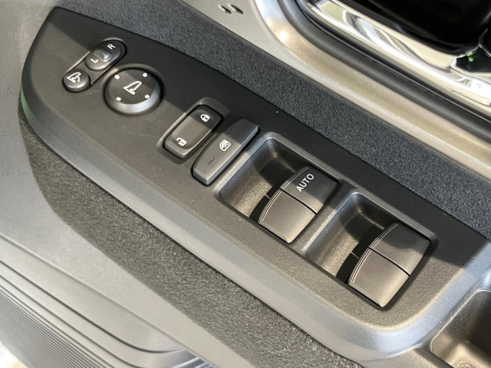 2024 Honda N-BOX CUSTOM 6BA-JF5 (UW-6a3755aa079c0)[28]
