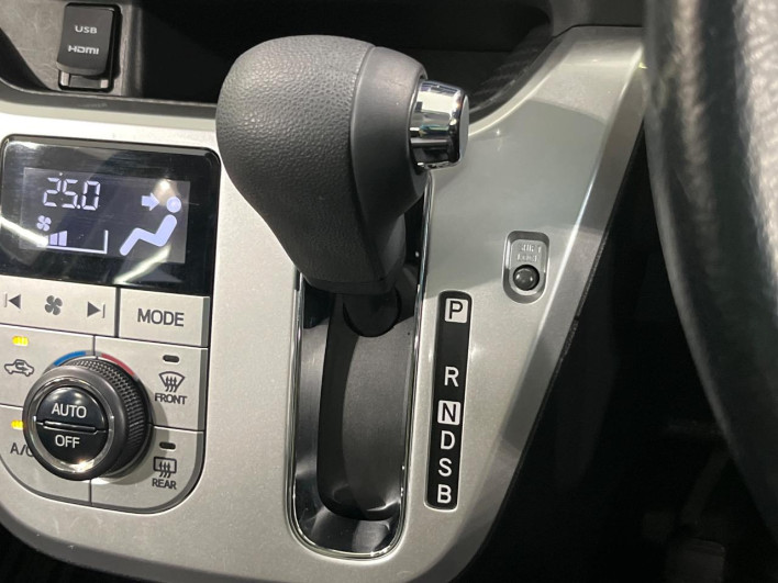 2015 Daihatsu Cast DBA-LA250S (UW-6a3755cebfaa3)[10]