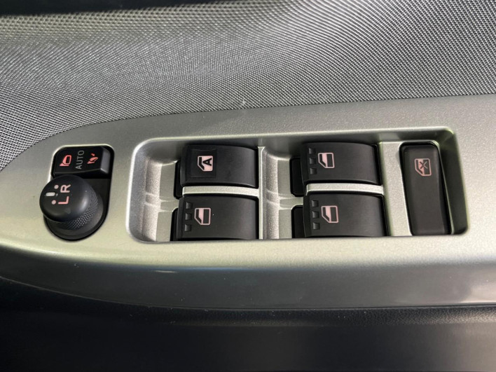 2015 Daihatsu Cast DBA-LA250S (UW-6a3755cebfaa3)[16]