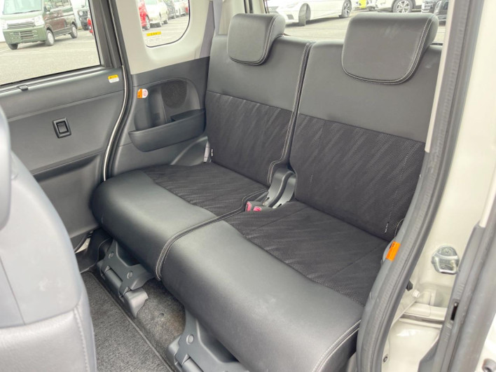2015 Daihatsu Tanto DBA-LA600S (UW-6a3755da7a3a3)[28]