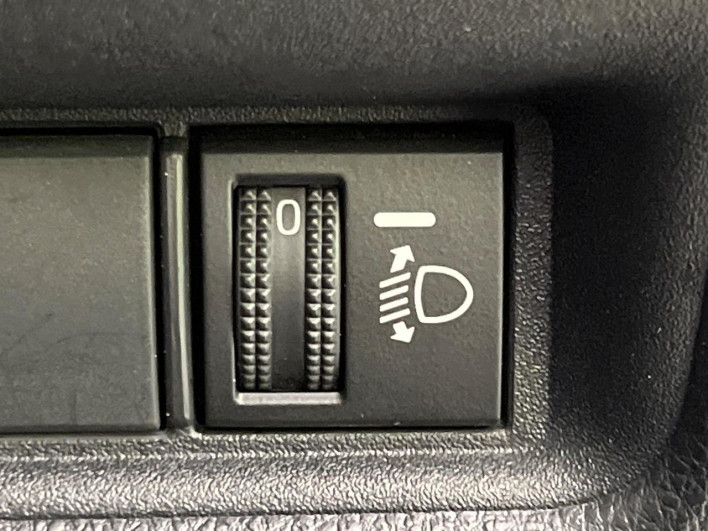 2023 Toyota Sienta 6AA-MXPL10G (UW-6a37565d9648a)[15]