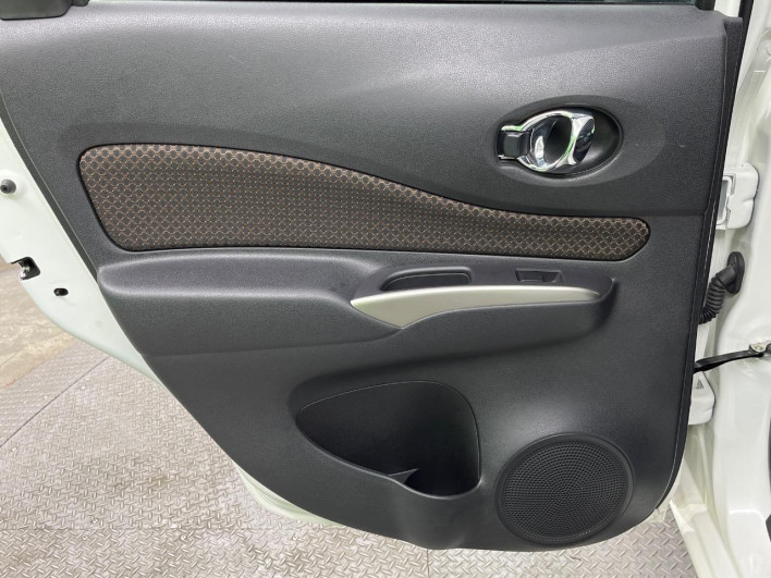 2016 Nissan Note DBA-NE12 (UW-6a37567a26bde)[17]