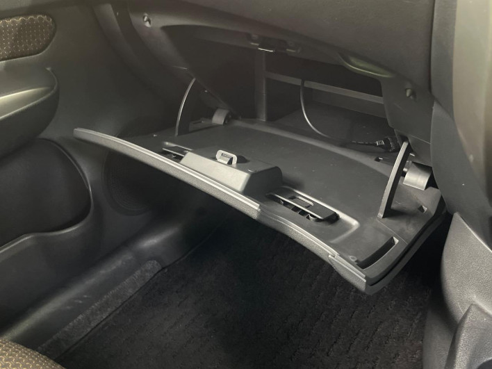 2016 Nissan Note DBA-NE12 (UW-6a37567a26bde)[21]